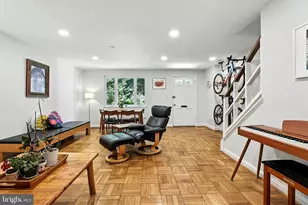 9882 Hollow Glen Pl, Silver Spring, MD 20910 - Photo 10