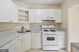 3535 Chevy Chase Lake Dr, Chevy Chase, MD 20815 - Photo 8
