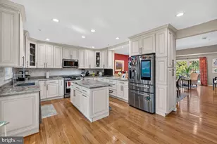 11306 Hollowstone Dr, Rockville, MD 20852 - Photo 10
