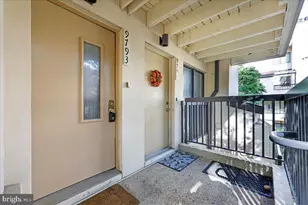 9793 Hellingly Pl, Gaithersburg, MD 20886 - Photo 2
