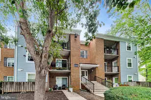 18310 Streamside Dr, Gaithersburg, MD 20879 - Photo 2