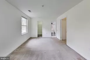 18310 Streamside Dr, Gaithersburg, MD 20879 - Photo 12