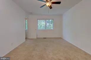 18202 Chalet Dr, Germantown, MD 20874 - Photo 32
