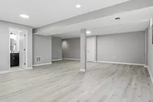 10921 Outpost Dr, North Potomac, MD 20878 - Photo 26