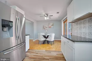 214 Pender Pl, Rockville, MD 20850 - Photo 12