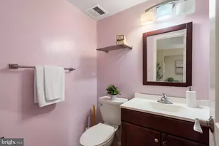 4601 N Park Ave, Chevy Chase, MD 20815 - Photo 18