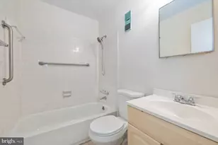 9900 Forest View Pl, Montgomery Village, MD 20886 - Photo 18