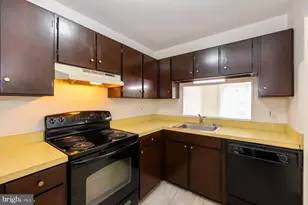 9900 Forest View Pl, Montgomery Village, MD 20886 - Photo 10