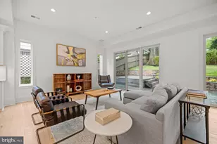 8609 Woodbrook Ln, Chevy Chase, MD 20815 - Photo 6