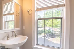 207 Halpine Walk Ct, Rockville, MD 20851 - Photo 18