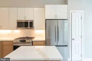 207 Halpine Walk Ct, Rockville, MD 20851 - Photo 8