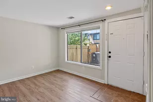 7 Copps Hill Ct, Montgomery Village, MD 20886 - Photo 2
