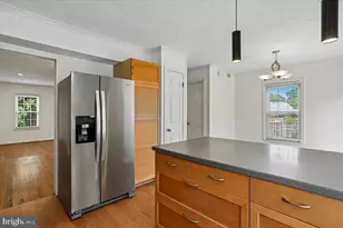 25 Earth Star Pl, Gaithersburg, MD 20878 - Photo 10