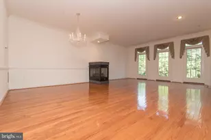 22 Calabash Ct, Rockville, MD 20850 - Photo 2