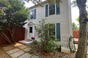 39 Triple Crown Ct, North Potomac, MD 20878 - Photo 1