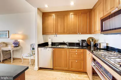 6820 Wisconsin Avenue #5007, Bethesda, MD 20815 - Photo 16