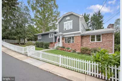 39 Wellesley Circle, Glen Echo, MD 20812 - Photo 2