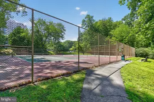 10500 Rockville Pik, Rockville, MD 20852 - Photo 28