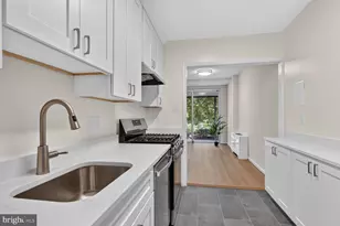 10500 Rockville Pik, Rockville, MD 20852 - Photo 8