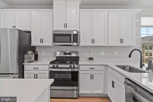 9826 Posterity Ln, Montgomery Village, MD 20886 - Photo 10