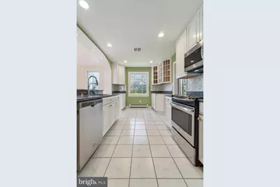 13200 Foxden Drive, Rockville, MD 20850 - Photo 36