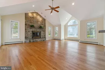 13200 Foxden Drive, Rockville, MD 20850 - Photo 32