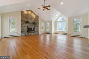 13200 Foxden Dr, Rockville, MD 20850 - Photo 32