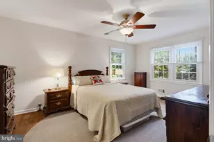 28720 Greenberry Dr, Gaithersburg, MD 20882 - Photo 18