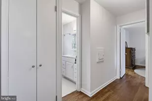 28720 Greenberry Dr, Gaithersburg, MD 20882 - Photo 30