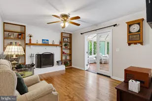 28720 Greenberry Dr, Gaithersburg, MD 20882 - Photo 14