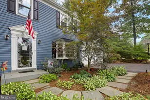 28720 Greenberry Dr, Gaithersburg, MD 20882 - Photo 2