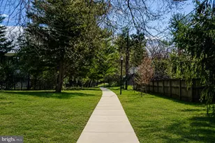 5601 Vernon Pl, Bethesda, MD 20817 - Photo 46