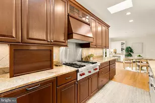5601 Vernon Pl, Bethesda, MD 20817 - Photo 6