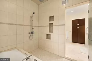 5601 Vernon Pl, Bethesda, MD 20817 - Photo 24