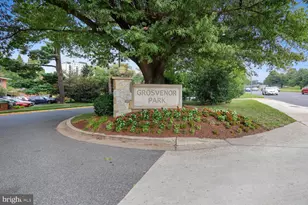 10401 Grosvenor Pl, Rockville, MD 20852 - Photo 38