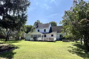 13 Pitt Ct, Rockville, MD 20850 - Photo 2