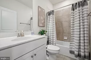 122 Dickenson Dr, Gaithersburg, MD 20878 - Photo 32