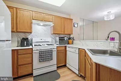 18801 Sparkling Water Drive #8/T-2, Gaithersburg, MD 20879 - Photo 12