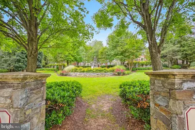 18801 Sparkling Water Drive #8/T-2, Gaithersburg, MD 20879 - Photo 2