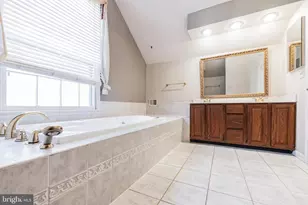 14524 Pebblewood Dr, North Potomac, MD 20878 - Photo 18