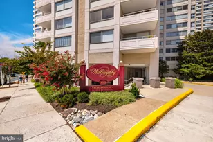 4515 Willard Ave, Chevy Chase, MD 20815 - Photo 4