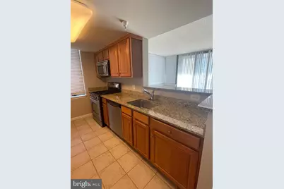 11710 Old Georgetown Road #802, Rockville, MD 20852 - Photo 6