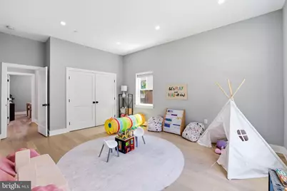 7121 W Greenvale Parkway, Chevy Chase, MD 20815 - Photo 24