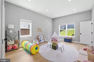7121 W Greenvale Pkwy, Chevy Chase, MD 20815 - Photo 22