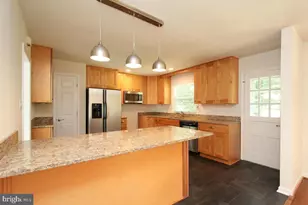 6915 Wilson Ln, Bethesda, MD 20817 - Photo 8