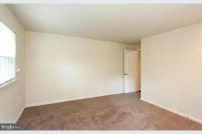 6915 Wilson Lane, Bethesda, MD 20817 - Photo 4