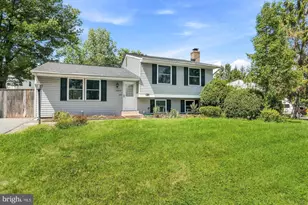 19110 Dowden Cir, Poolesville, MD 20837 - Photo 2