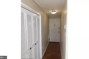 10201 Grosvenor Pl, Rockville, MD 20852 - Photo 2