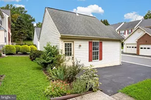 2 Winter Garden Ct, Olney, MD 20832 - Photo 4