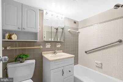 10500 Rockville Pike #627, North Bethesda, MD 20852 - Photo 18
